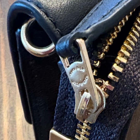 Coach Flap Phone Wallet/Wristlet Crossbody Mini Bag Clutch - Picture 11 of 11